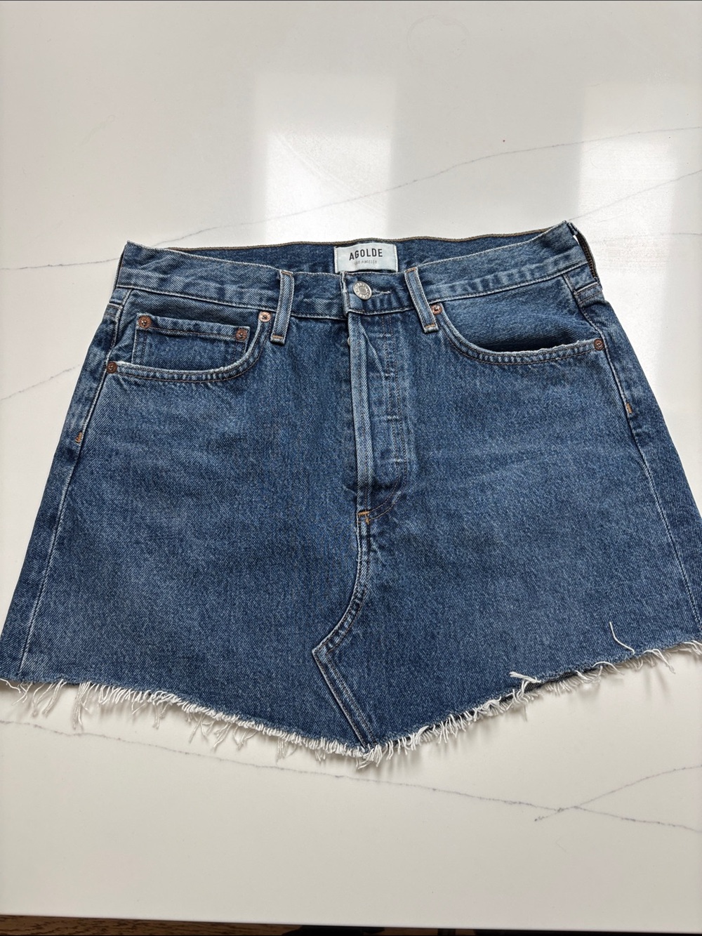 Agolde Parker Angled Raw-Hem Denim Mini Skirt in Medium Blue size 26